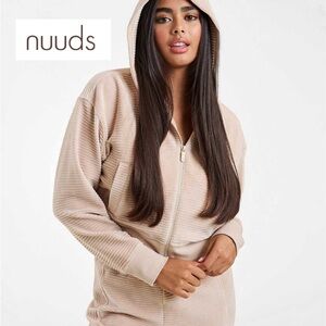 NUUDS Textured Zip Hoodie Women’s Medium Color Doe. Daryl Ann